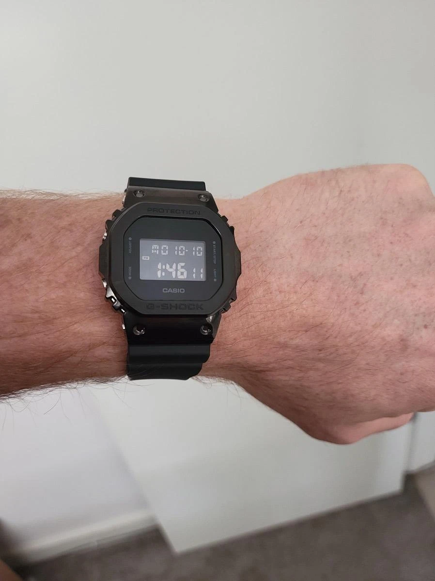 Часы  Casio  G-Shock Casio GM-5600UB-1E (фото 2)