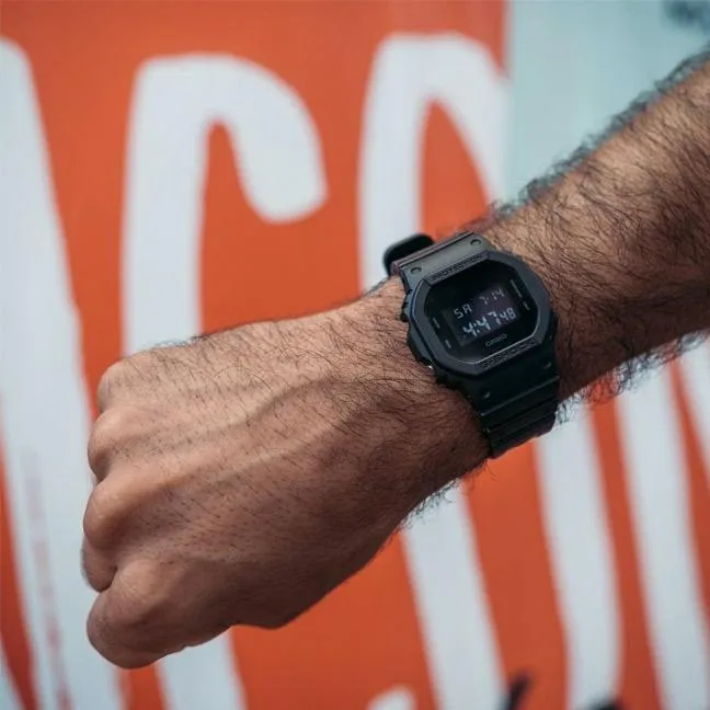 Наручные часы  Casio  G-Shock Casio DW-5600BB-1E (фото 2)