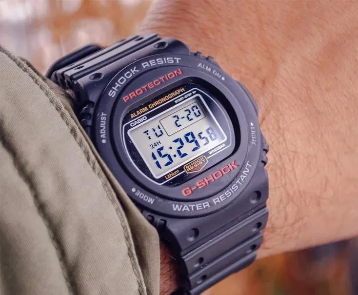 Часы  Casio  G-Shock Casio DW-5750E-1E (фото 6)