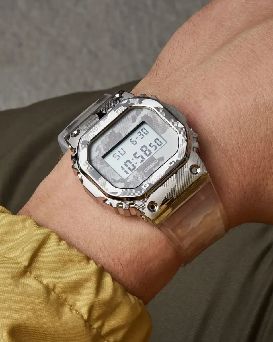 Часы  Casio  G-Shock Casio GM-5600SCM-1E (фото 2)