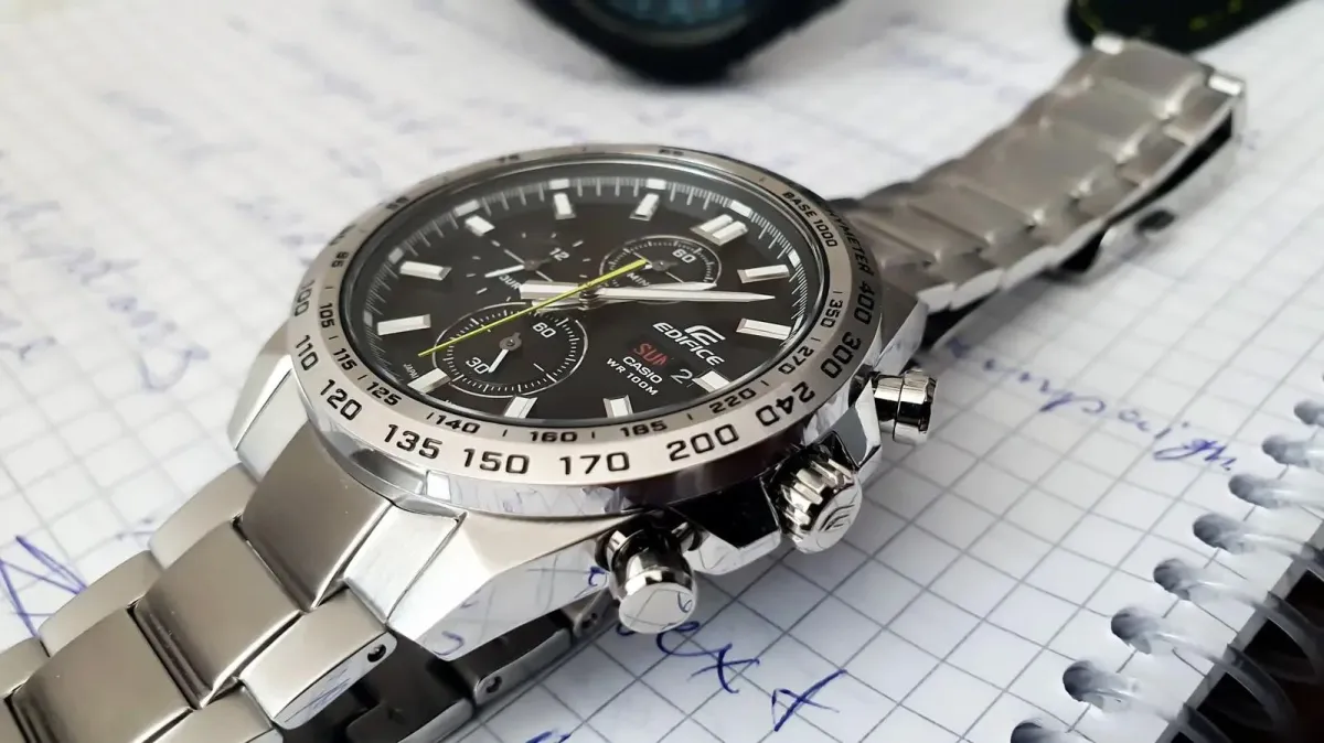 Часы  Casio  Edifice Casio EFR-574D-1A (фото 4)