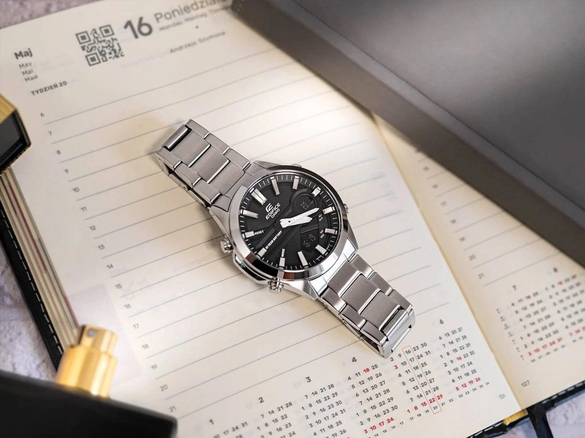 Наручные часы  Casio  Edifice Casio EFV-C120D-1A (фото 3)