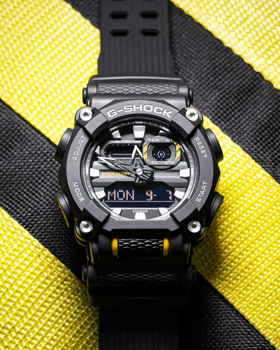Часы  Casio  G-Shock Casio GA-900-1A (фото 8)
