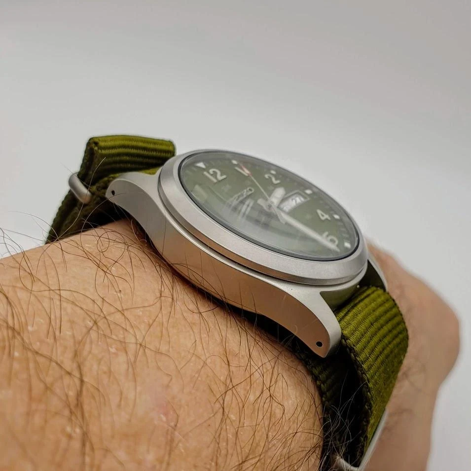 Часы  Seiko  Seiko 5 Sports Seiko SRPG33K1 (фото 7)