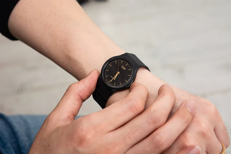 Наручные часы  Casio  Collection Casio MQ-24-1E (фото 6)