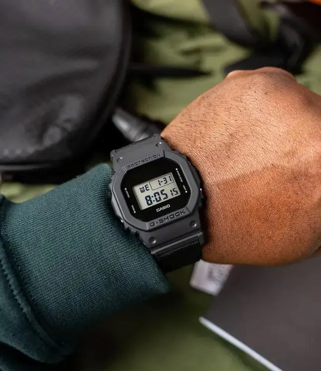 Наручные часы  Casio  G-Shock Casio DW-5600BCE-1E (фото 3)