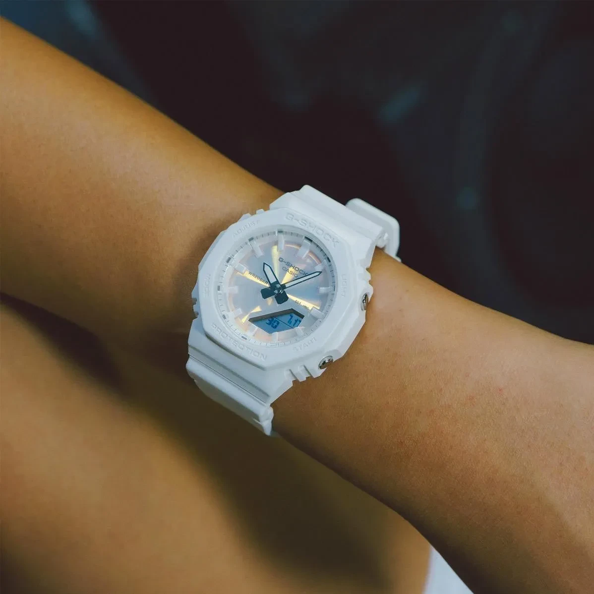 Часы  Casio  G-Shock Casio GMA-P2100PC-7A (фото 6)