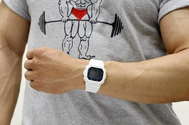 Наручные часы  Casio  G-Shock Casio DW-B5600SF-7E (фото 6)