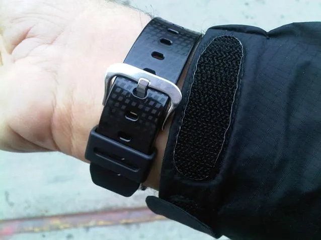 Наручные часы  Casio  G-Shock Casio DW-6900NB-1E (фото 5)