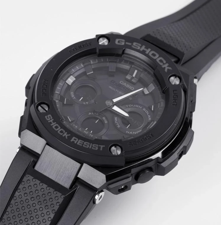 Часы  Casio  G-Shock Casio GST-W300G-1A1 (фото 3)