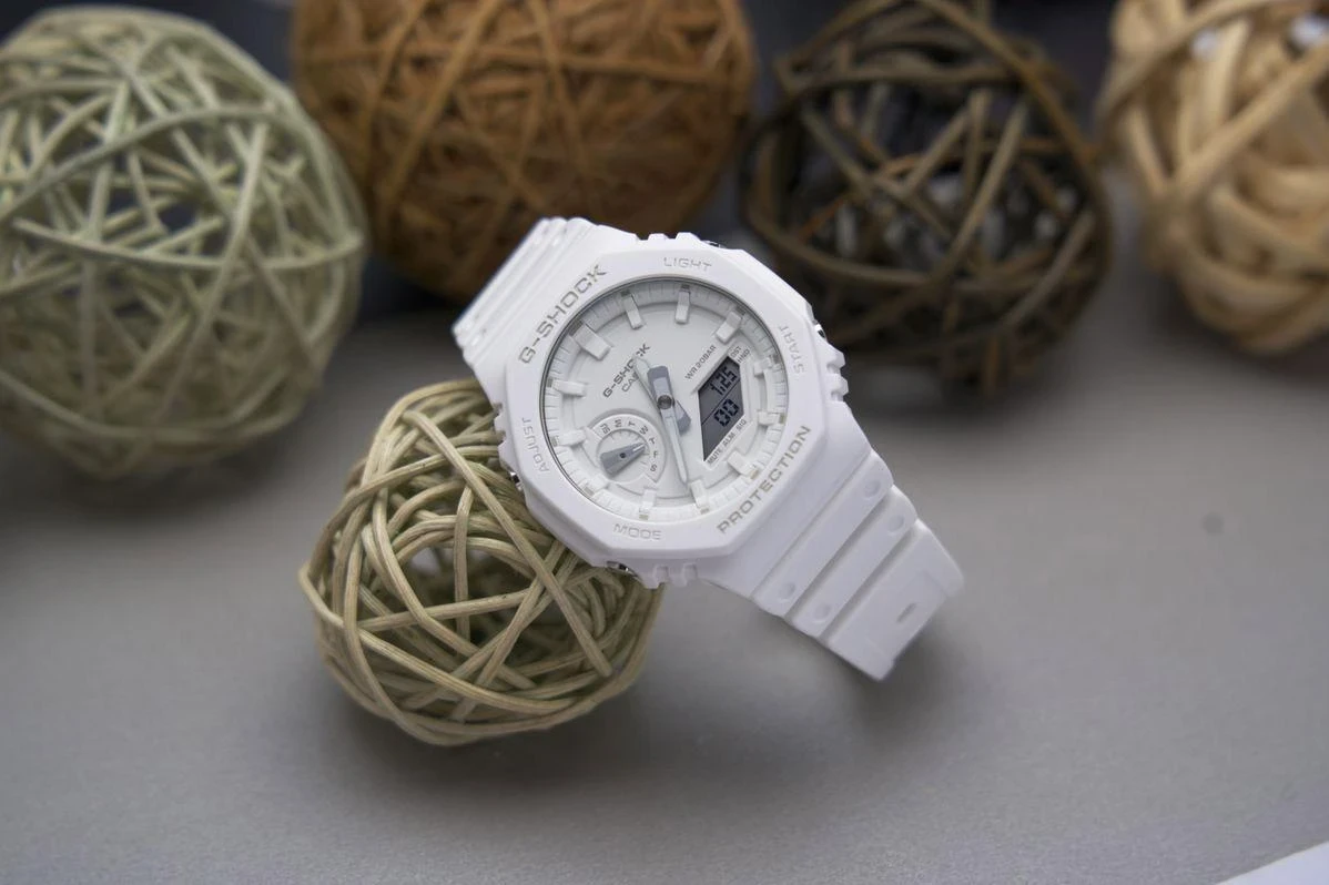 Часы  Casio  G-Shock Casio GA-2100-7A7 (фото 4)