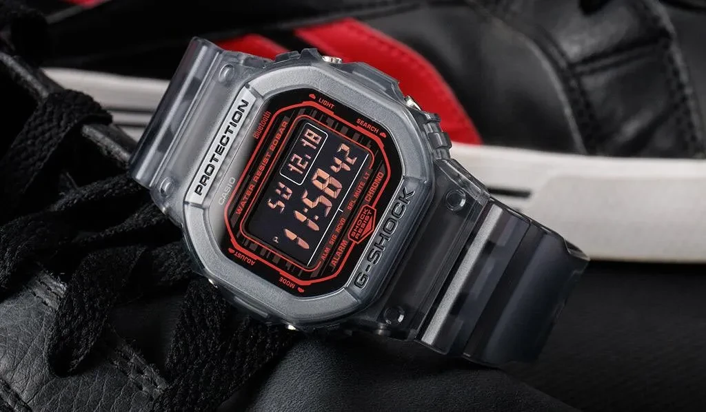Часы  Casio  G-Shock Casio DW-B5600G-1E (фото 8)