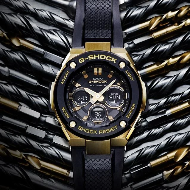 Часы  Casio  G-Shock Casio GST-W300G-1A9 (фото 3)