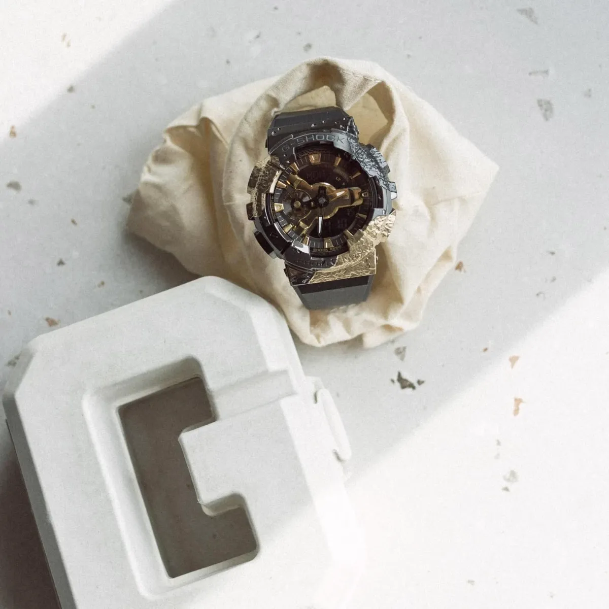 Часы  Casio  G-Shock Casio GM-114GEM-1A9 (фото 7)