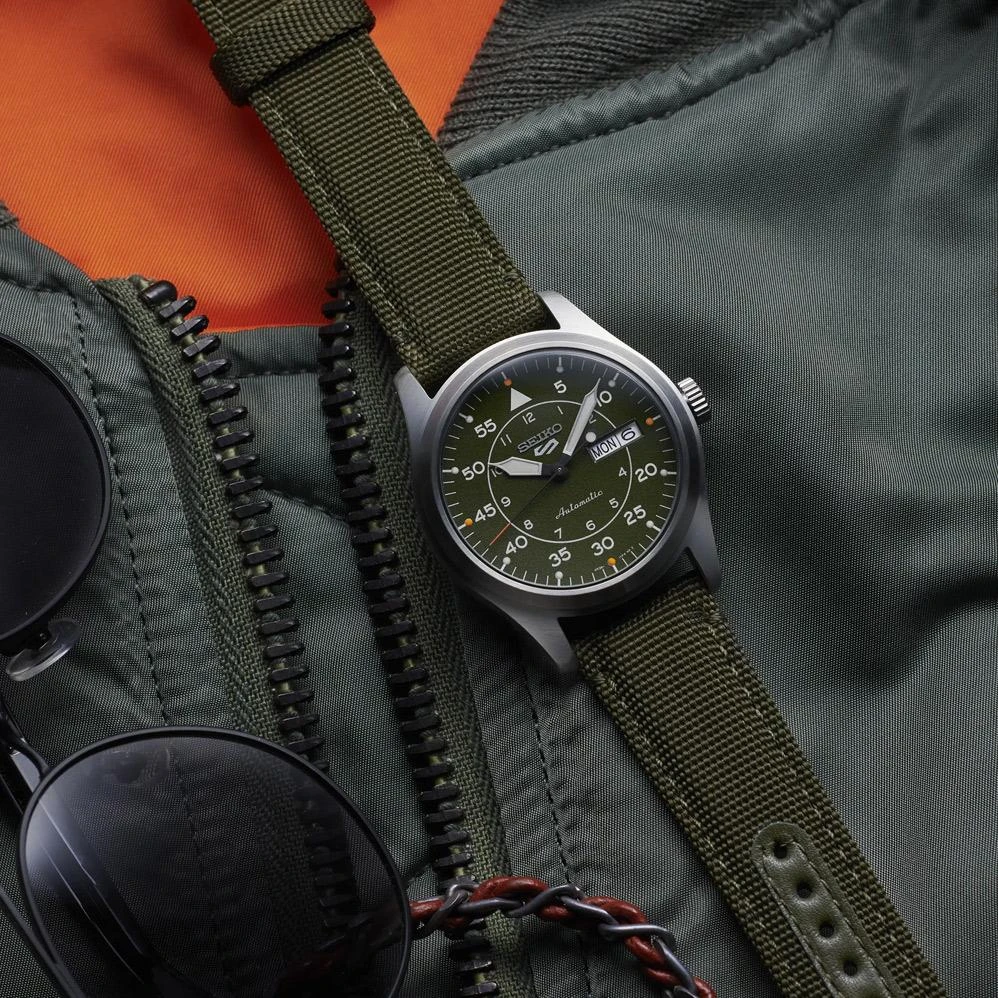 Часы  Seiko  Seiko 5 Sports Seiko SRPH29K1 (фото 2)