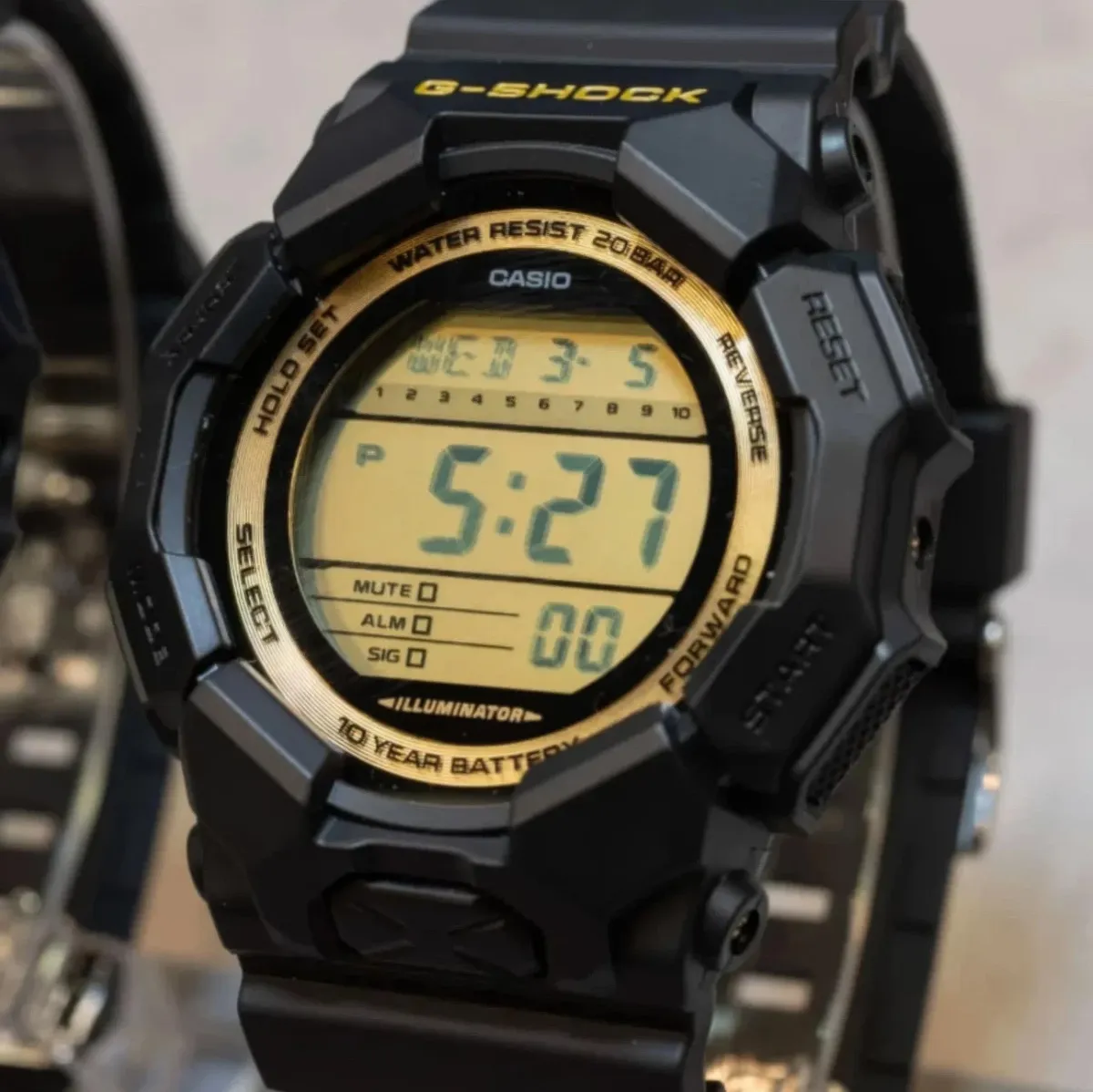 Часы  Casio  G-Shock Casio GD-010GB-1A9 (фото 3)