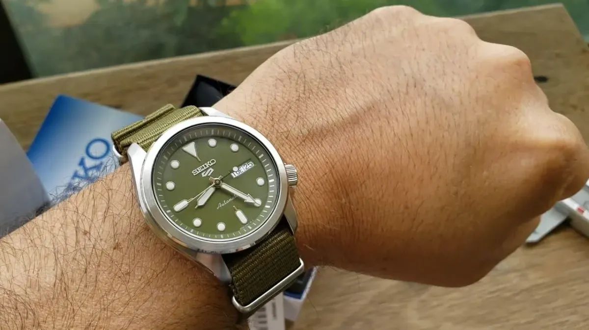 Часы  Seiko  Seiko 5 Sports Seiko SRPE65K1 (фото 5)