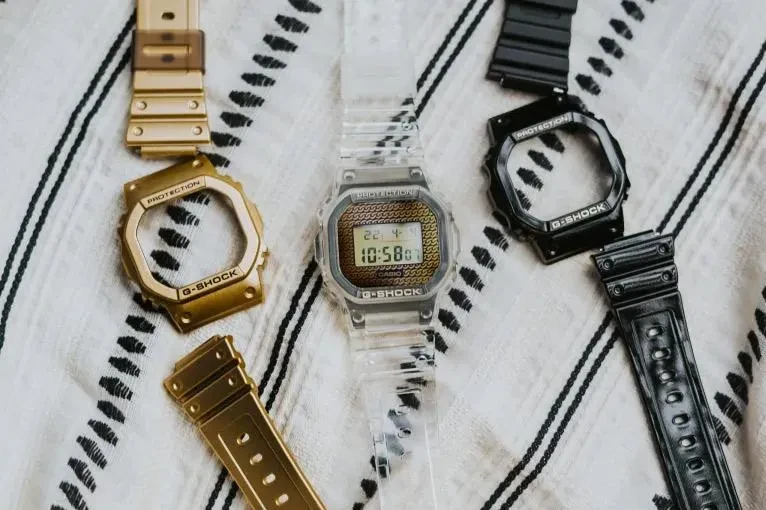 Часы  Casio  G-Shock Casio DWE-5600HG-1E (фото 7)