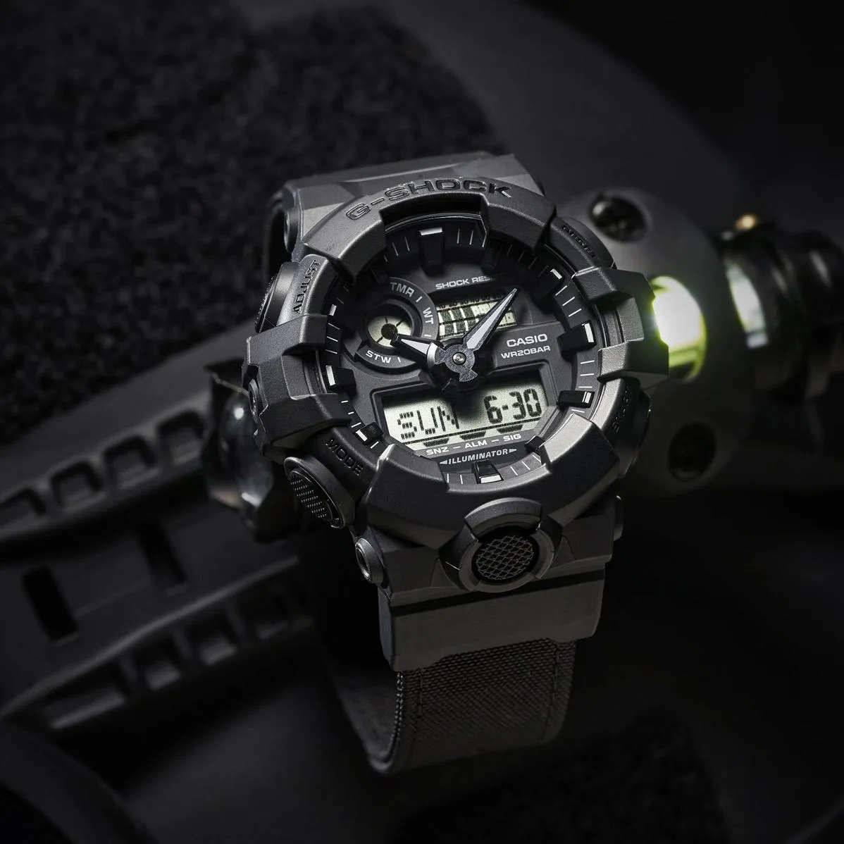 Часы  Casio  G-Shock Casio GA-700BCE-1A (фото 13)
