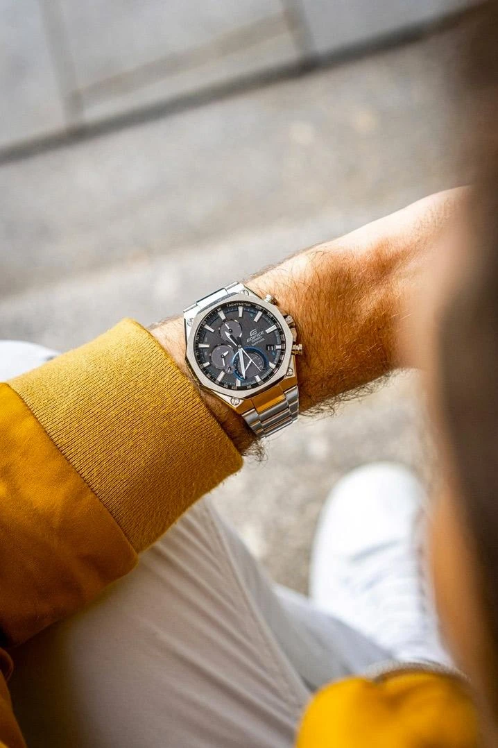 Наручные часы  Casio  Edifice Casio EQB-1100D-1A (фото 2)