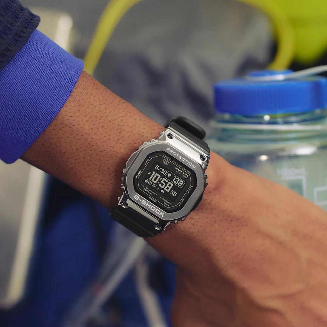 Часы  Casio  G-Shock Casio GM-H5600-1E (фото 2)