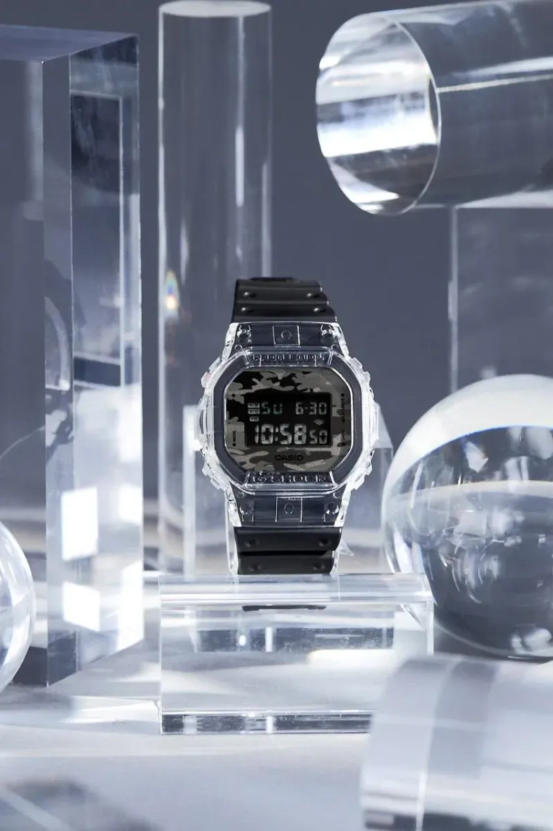 Наручные часы  Casio  G-Shock Casio DW-5600SKC-1E (фото 6)
