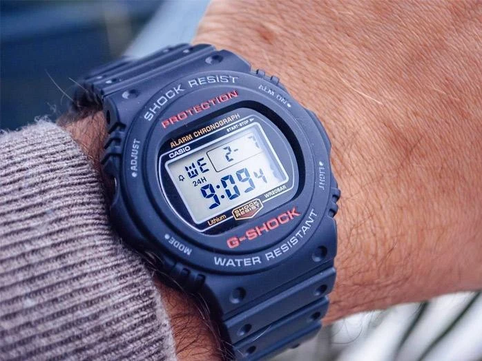 Часы  Casio  G-Shock Casio DW-5750E-1E (фото 5)
