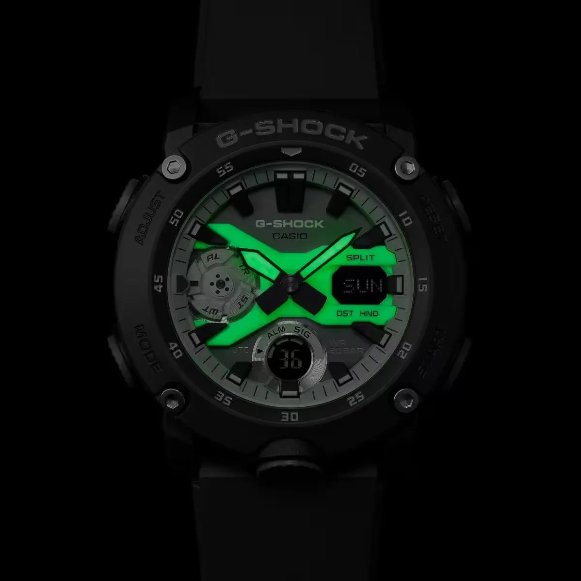 Часы  Casio  G-Shock Casio GA-2000HD-8A (фото 3)