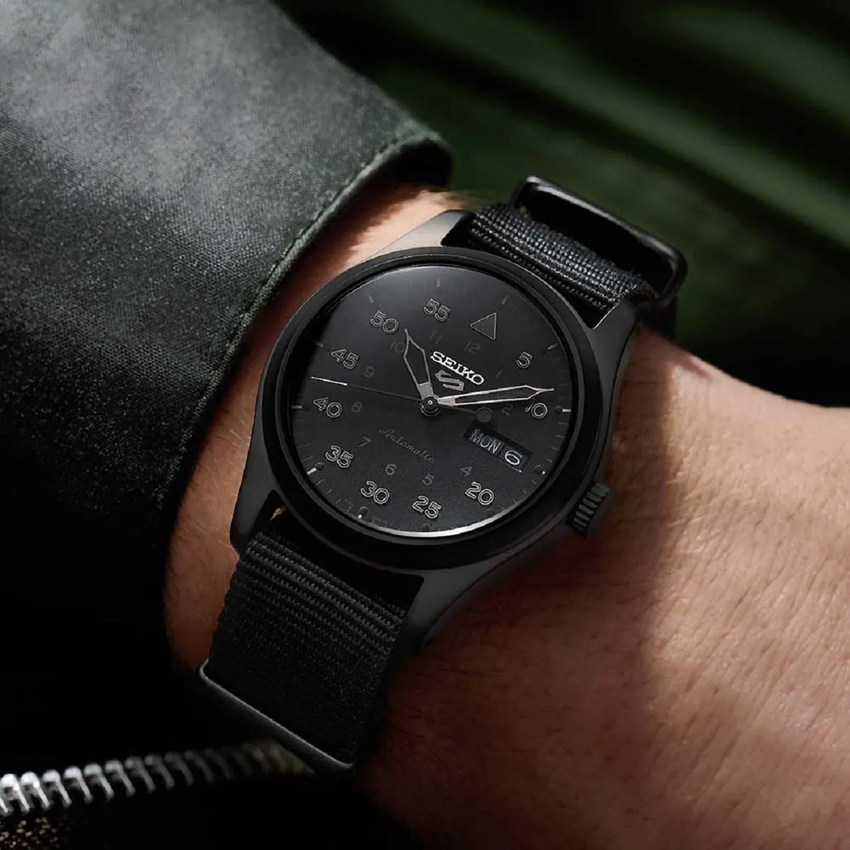 Наручные часы  Seiko  Seiko 5 Sports Seiko SRPJ11K1 (фото 4)