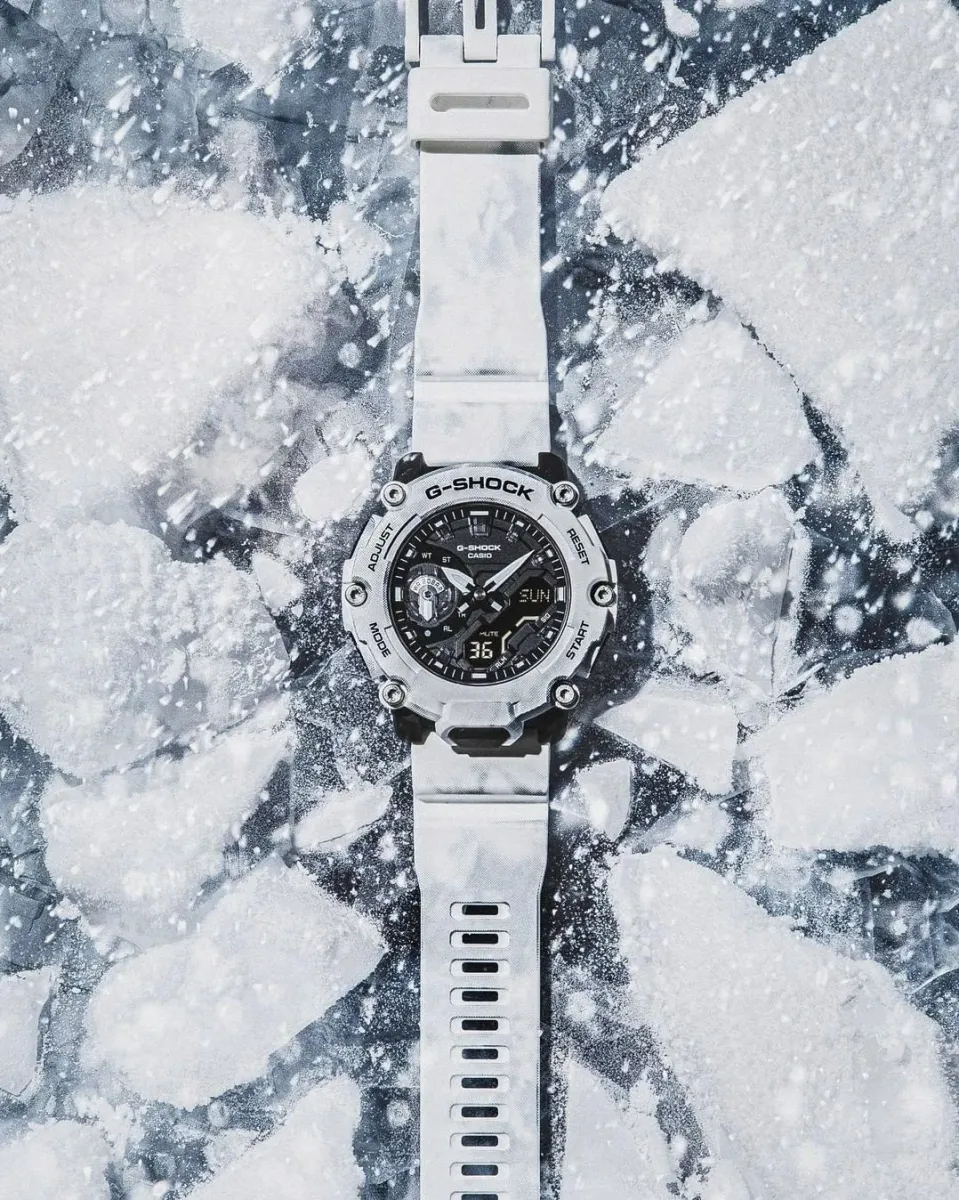 Часы  Casio  G-Shock Casio GA-2200GC-7A (фото 4)
