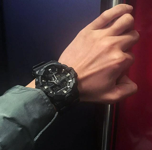 Часы  Casio  G-Shock Casio GA-700-1B (фото 17)