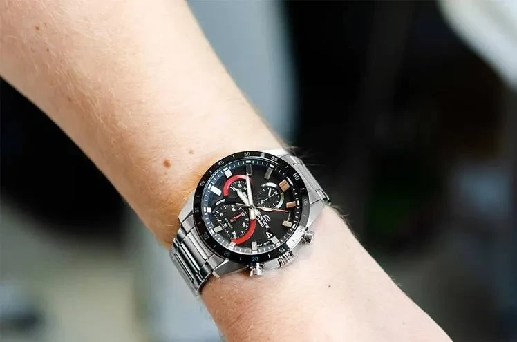 Часы  Casio  Edifice Casio EFR-571DB-1A1 (фото 2)