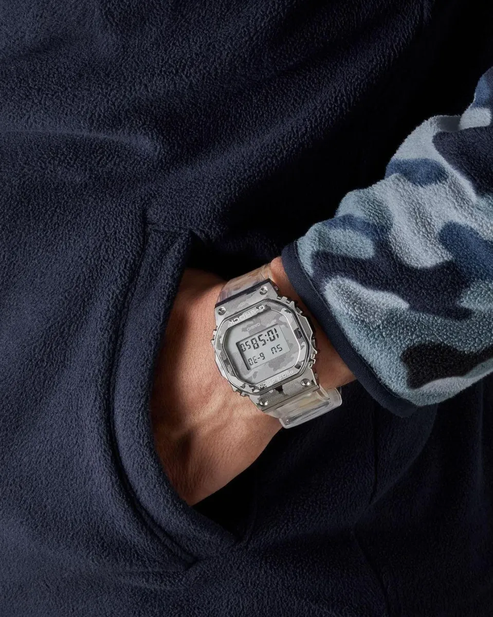 Часы  Casio  G-Shock Casio GM-5600SCM-1E (фото 4)