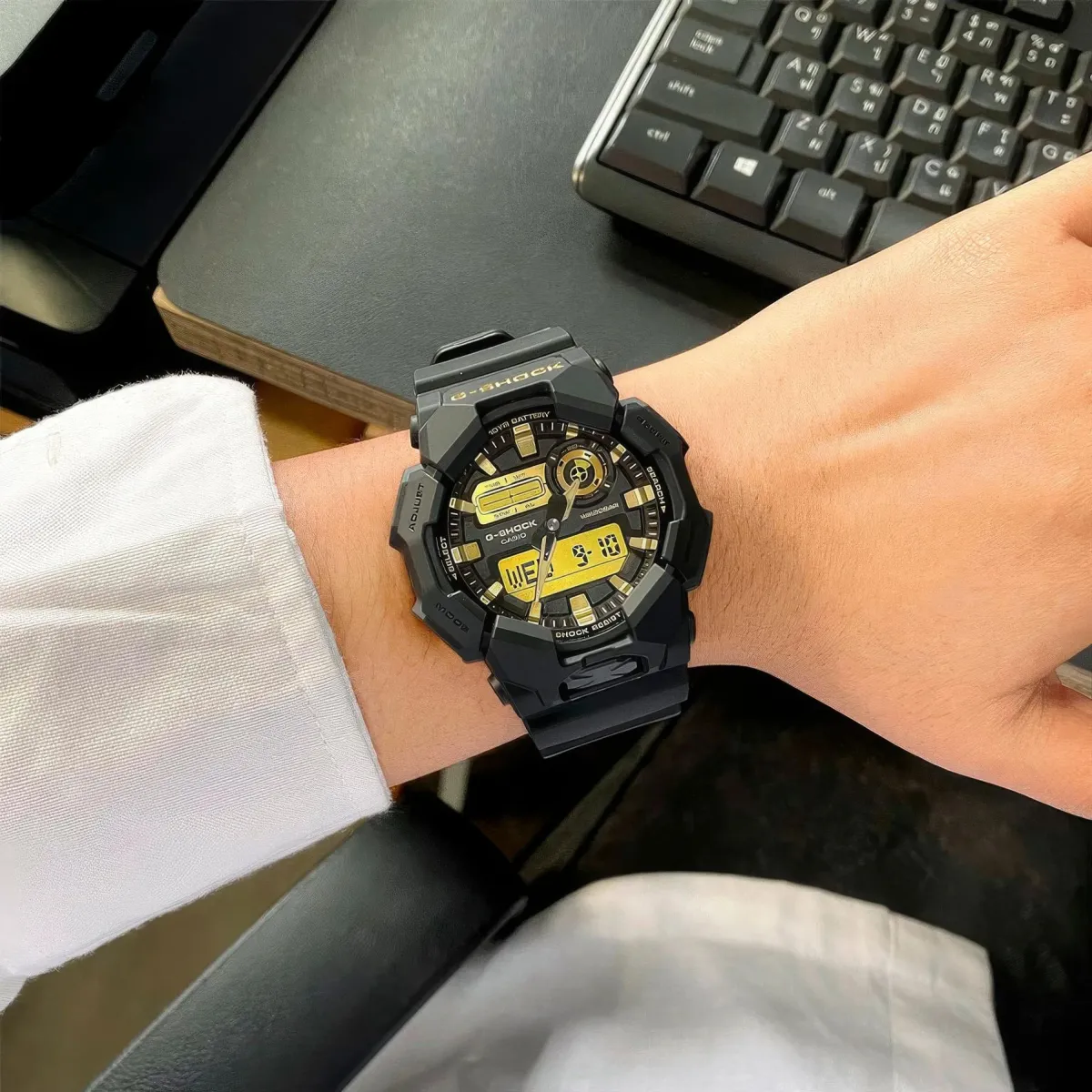 Наручные часы  Casio  G-Shock Casio GA-010GB-1A9 (фото 2)