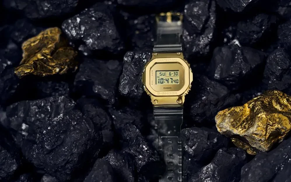 Часы  Casio  G-Shock Casio GM-5600SG-9E (фото 4)