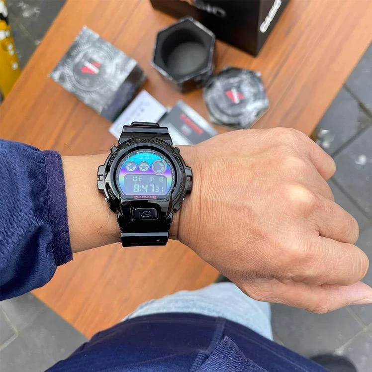 Часы  Casio  G-Shock Casio DW-6900RGB-1E (фото 2)