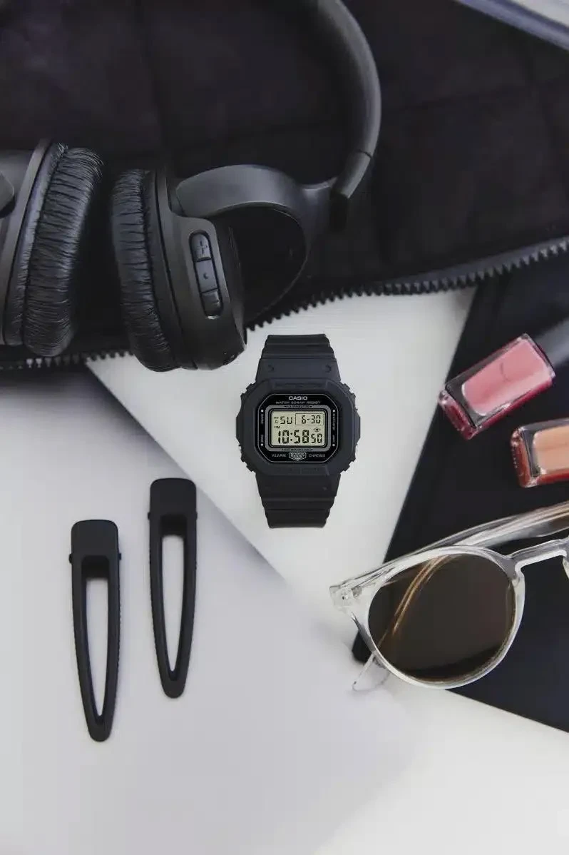 Часы  Casio  G-Shock Casio GMD-S5600BA-1E (фото 3)