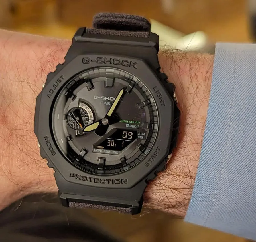 Часы  Casio  G-Shock Casio GA-B2100CT-1A5 (фото 2)