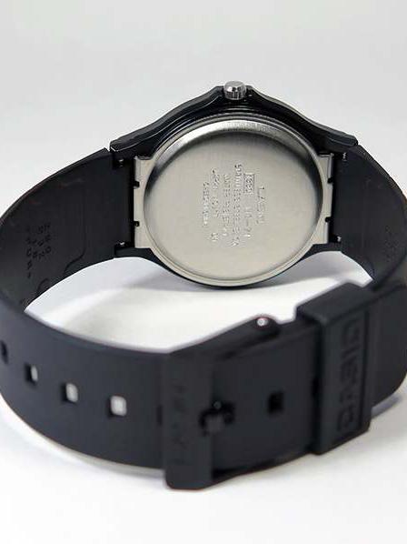 Наручные часы  Casio  Collection Casio MQ-71-4B (фото 3)