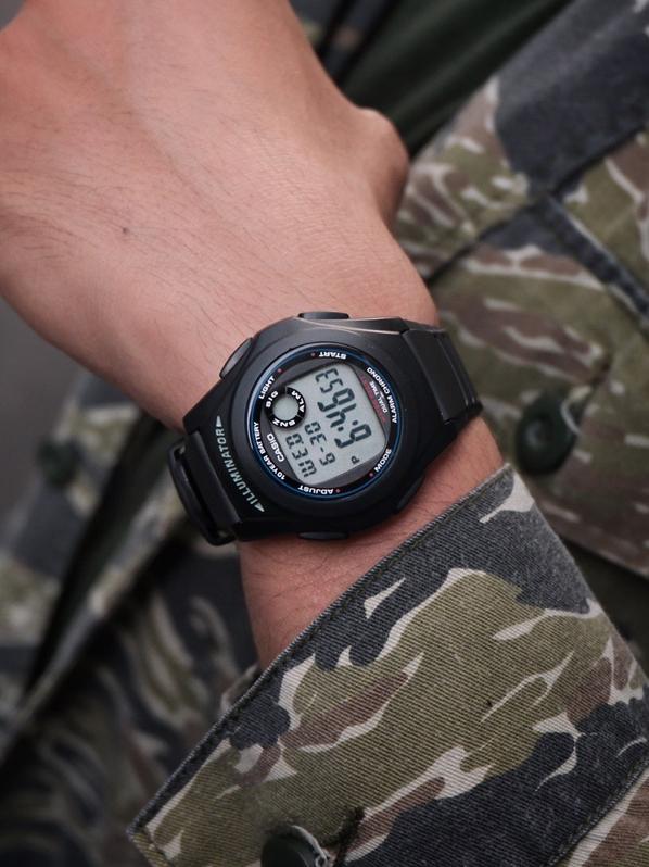 Наручные часы  Casio  Collection Casio F-200W-1A (фото 3)