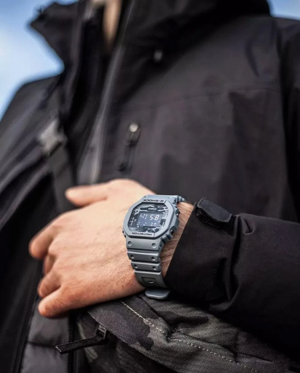 Часы  Casio  G-Shock Casio DW-5600CA-2E (фото 3)