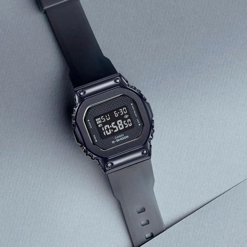 Часы  Casio  G-Shock Casio GM-S5600SB-1E (фото 4)