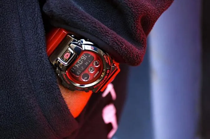 Часы  Casio  G-Shock Casio GM-6900B-4E (фото 2)