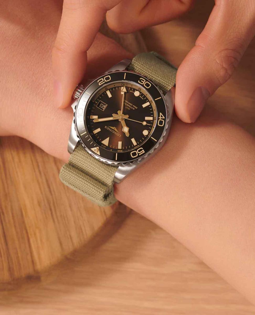 Наручные часы  Longines  HydroConquest GMT Longines L3.790.4.66.2 (фото 6)