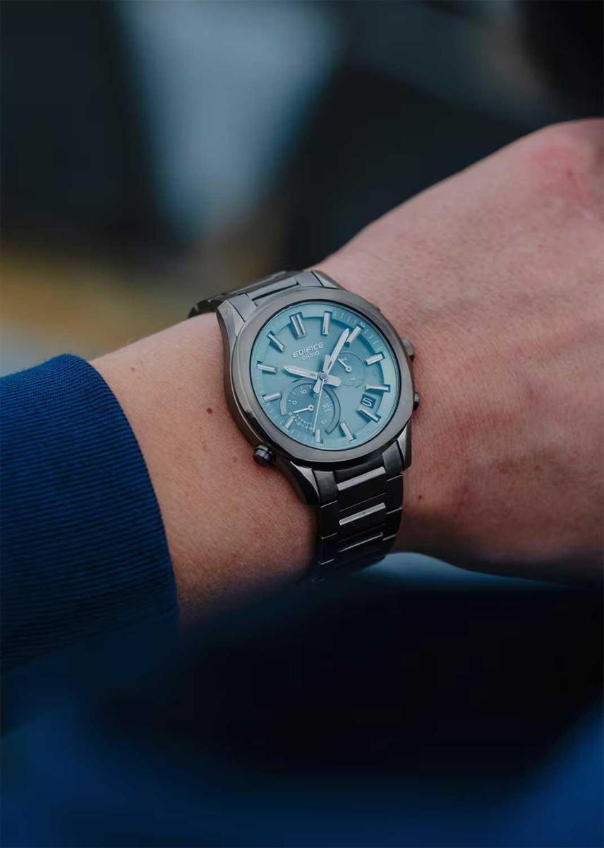 Наручные часы  Casio  Edifice Casio EQB-1300DC-3A (фото 2)