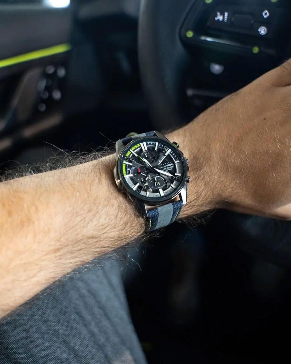 Наручные часы  Casio  Edifice Casio EQB-1200AT-1A (фото 5)