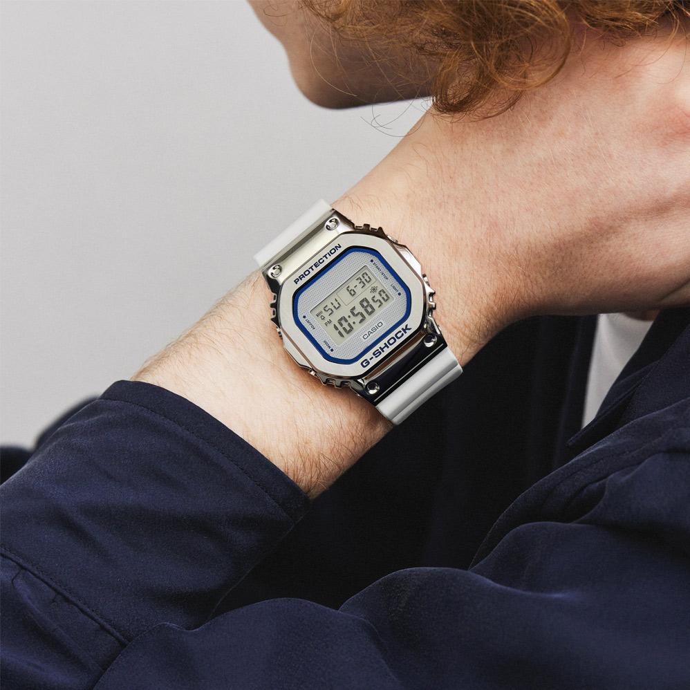 Наручные часы  Casio  G-Shock Casio GM-5600LC-7E (фото 2)
