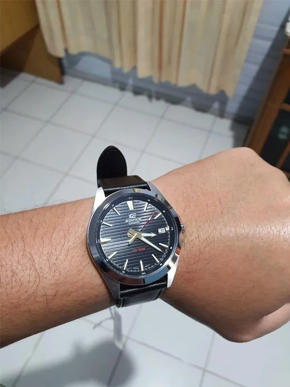 Часы  Casio  Edifice Casio EFV-140L-1A (фото 2)