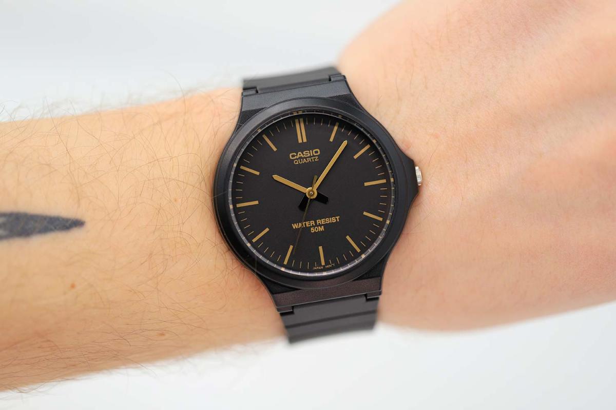 Наручные часы  Casio  Collection Casio MW-240-1E2 (фото 10)