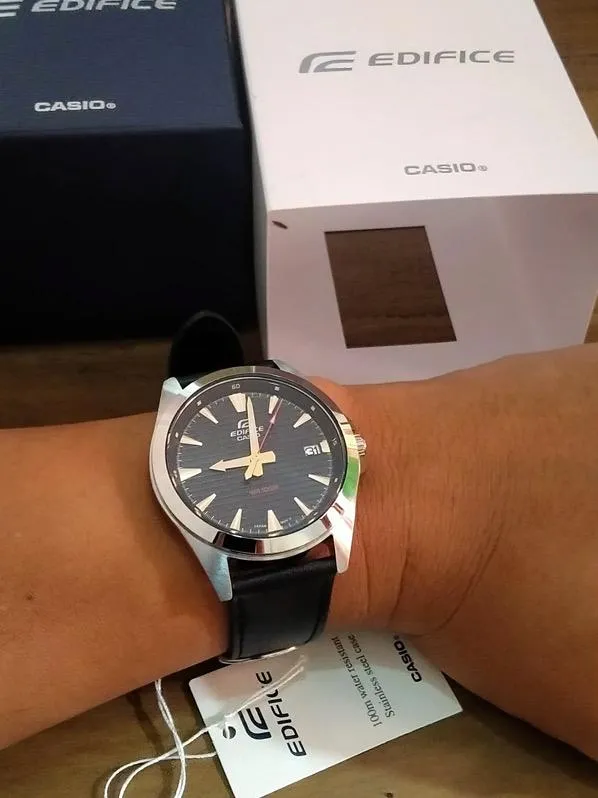 Часы  Casio  Edifice Casio EFV-140L-1A (фото 4)